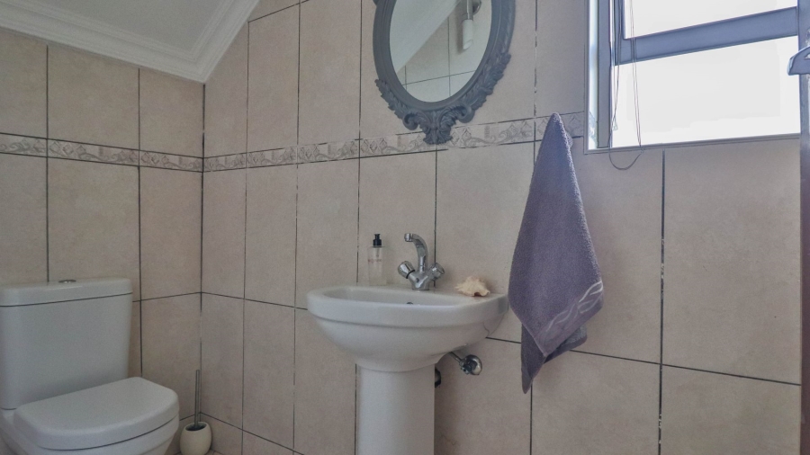 5 Bedroom Property for Sale in Dana Bay Western Cape